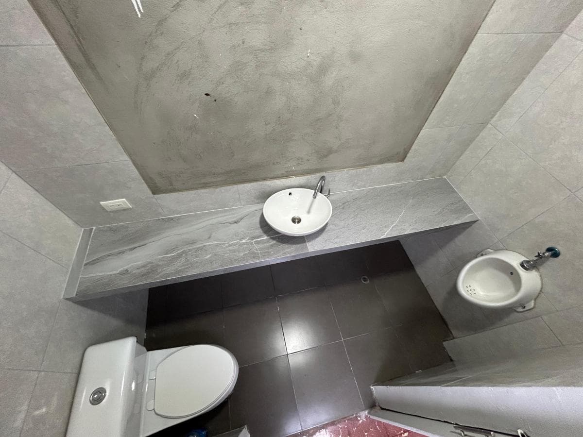 Alquilo/ Vendo Casa Amplia Planta Baja en La Ciudadela Bolivariana, Guayas — imagen 2