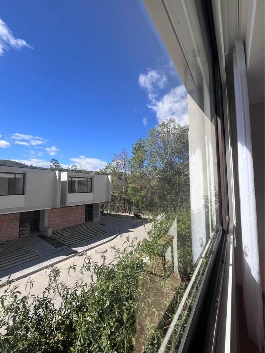 Casa de 3 Dorm. en Venta. Challuabamba, Azuay — imagen 5