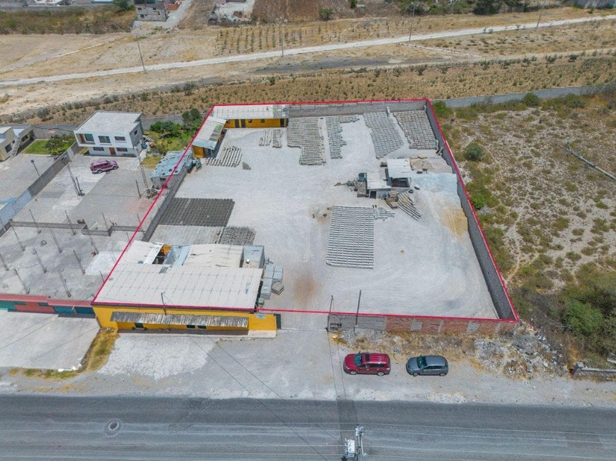 Oportunidad de Inversión 2.944 m² Terreno Plano con Rentas Activas en La Mitad del Mundo — imagen 10
