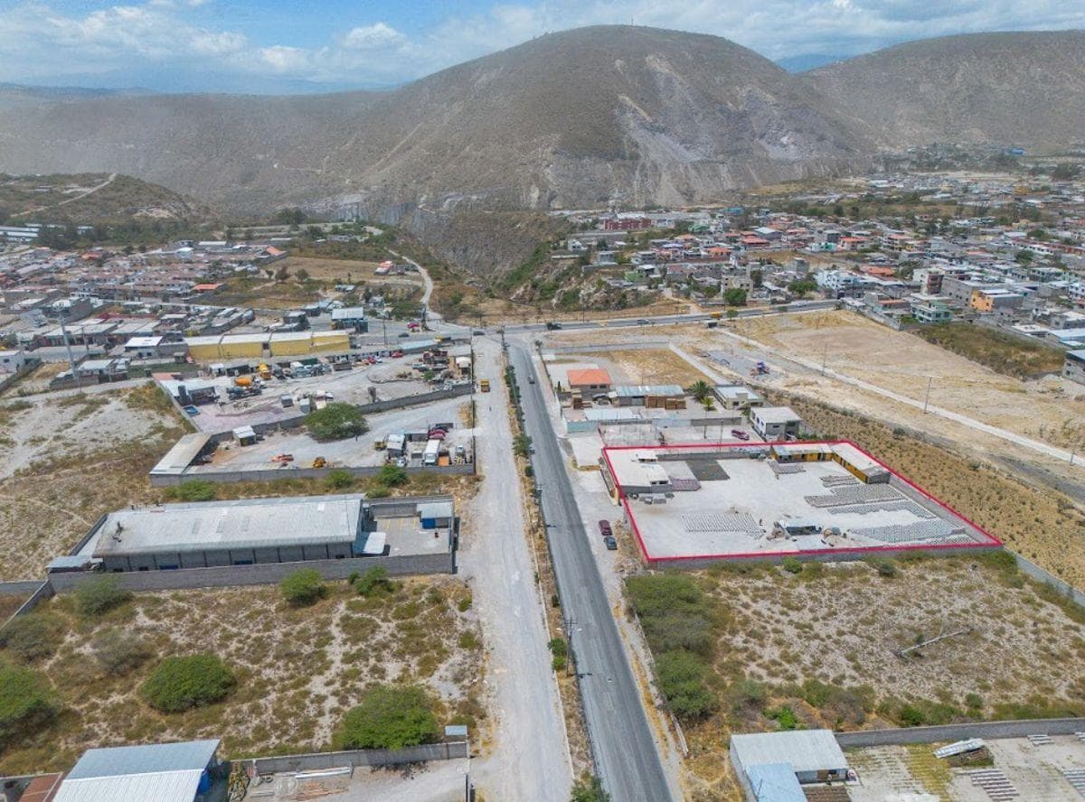 Oportunidad de Inversión 2.944 m² Terreno Plano con Rentas Activas en La Mitad del Mundo — imagen 9