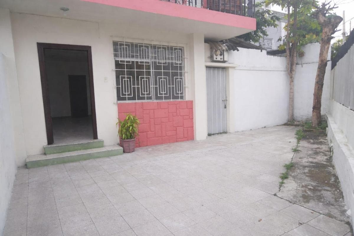 Se Vende Casa Cdla Moran Valverde, Sector Iess (Monij), Guayas — imagen 10