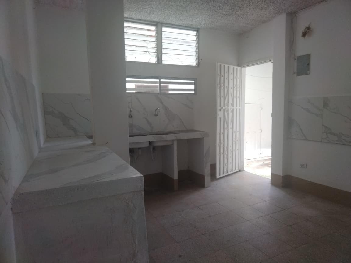 Se Vende Casa Cdla Moran Valverde, Sector Iess (Monij), Guayas — imagen 4