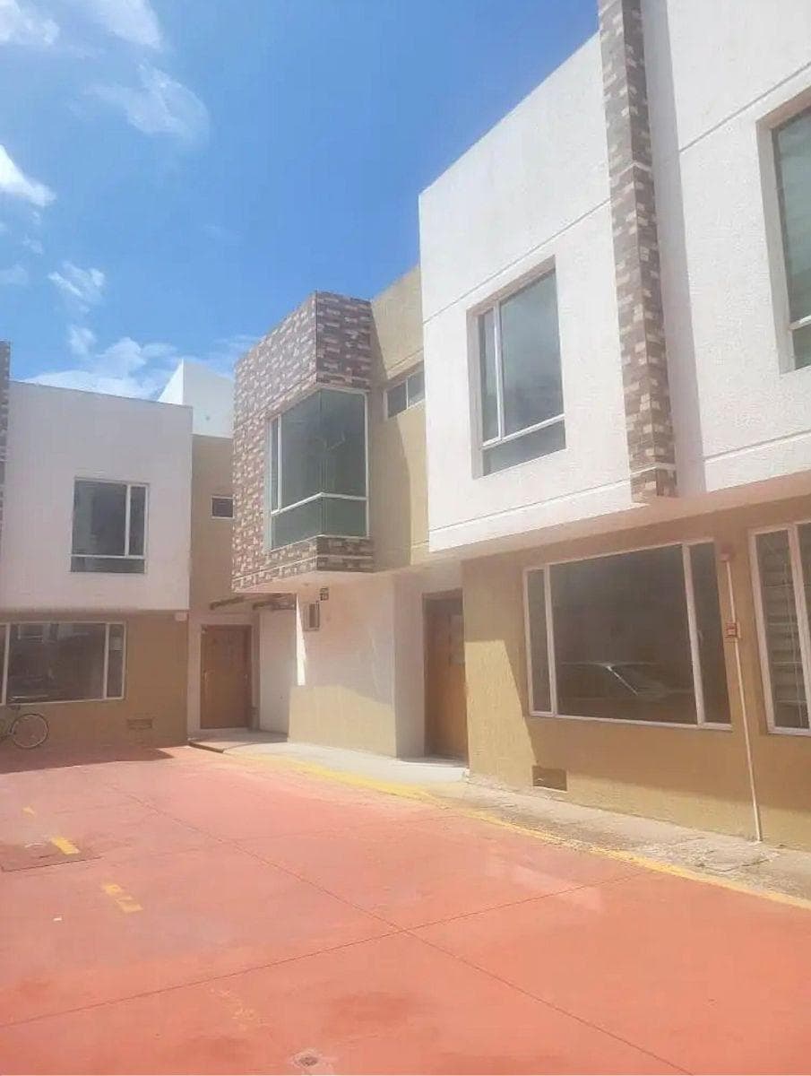 Casa por Estrenar en Venta Sector Calderón - San Camilo — imagen 1