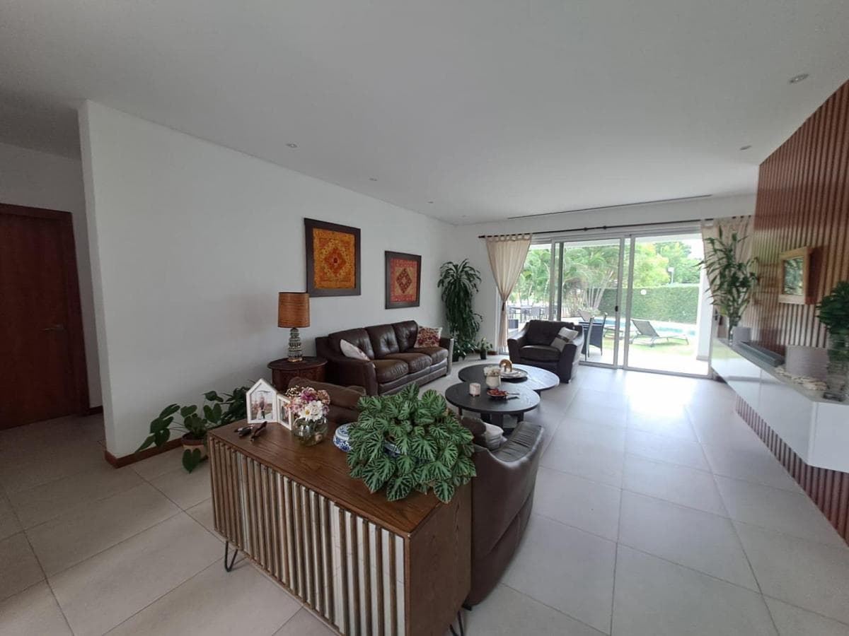 Se Vende Linda Villa con Piscina, con Terreno Adjunto Urbanización Cerrada, Guayas — imagen 10
