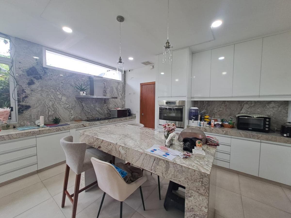 Se Vende Linda Villa con Piscina, con Terreno Adjunto Urbanización Cerrada, Guayas — imagen 8