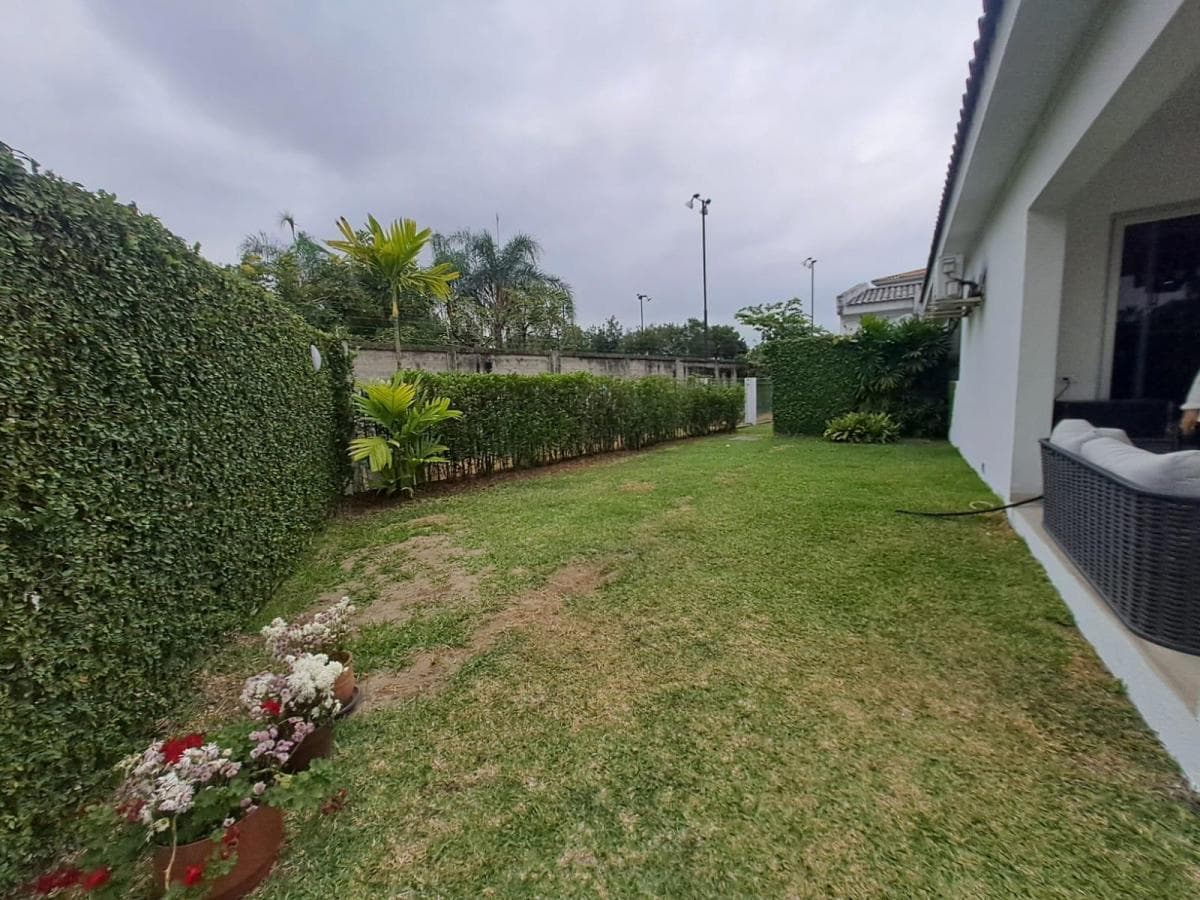 Se Vende Linda Villa con Piscina, con Terreno Adjunto Urbanización Cerrada, Guayas — imagen 7