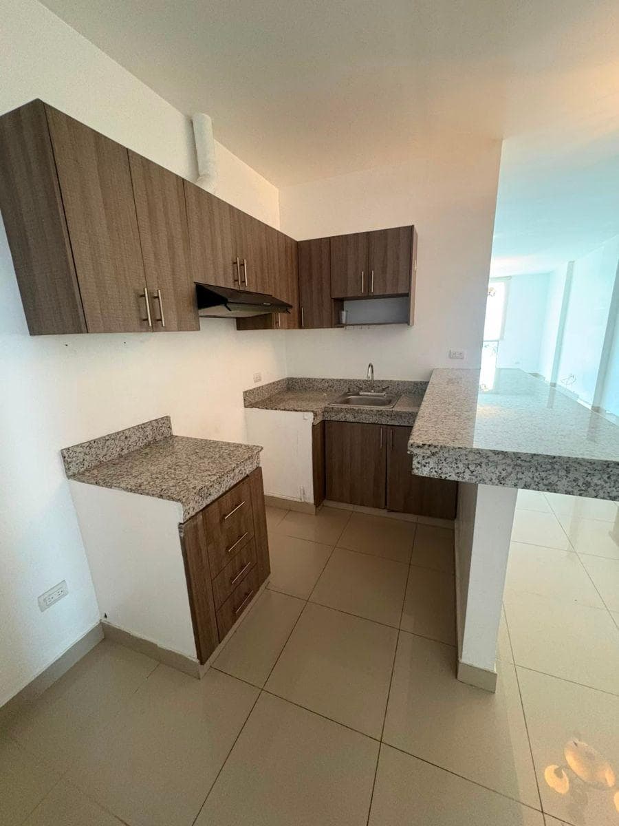 Se Vende Departamento en Urbanización Puerto Azul, Vía a La Costa, Guayas — imagen 9