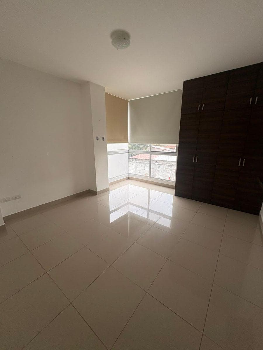 Se Vende Departamento en Urbanización Puerto Azul, Vía a La Costa, Guayas — imagen 4