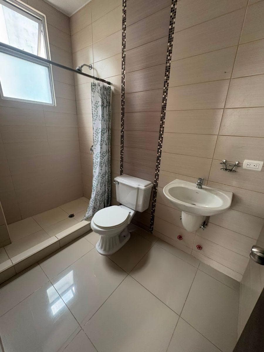 Se Vende Departamento en Urbanización Puerto Azul, Vía a La Costa, Guayas — imagen 2