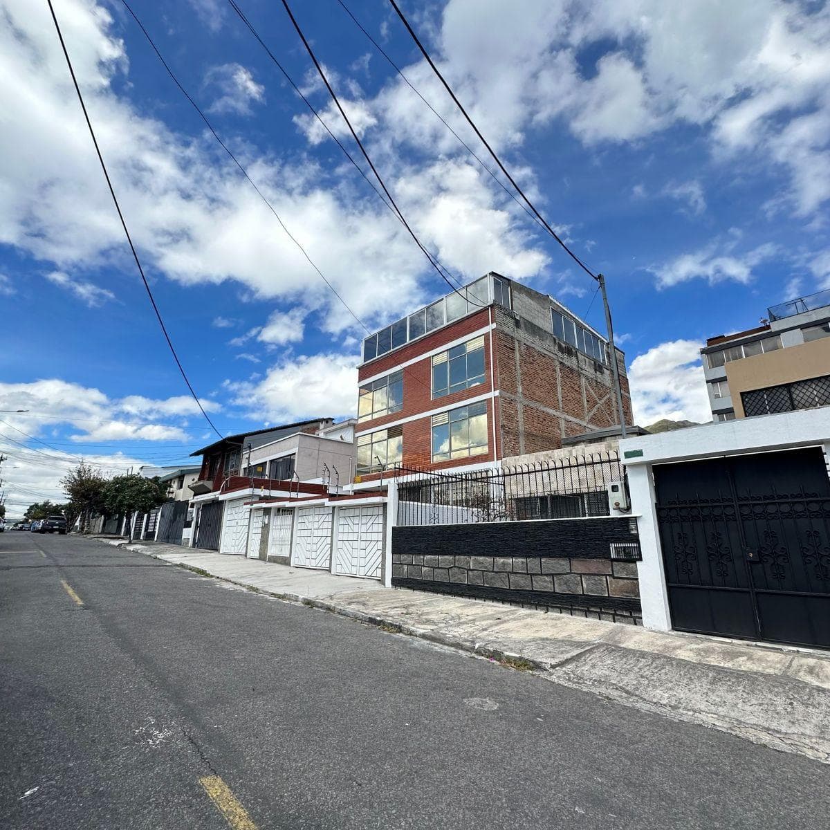 En Venta Casa Rentera de 4 Depts Amplios y Suite — imagen 10