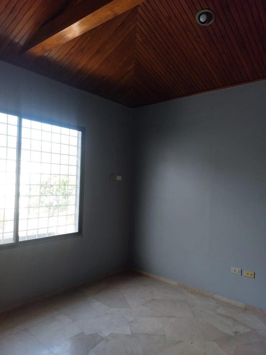 Se Alquila Se Vende Propiedad en Kennedy Norte, Comercial. Guayas — imagen 8