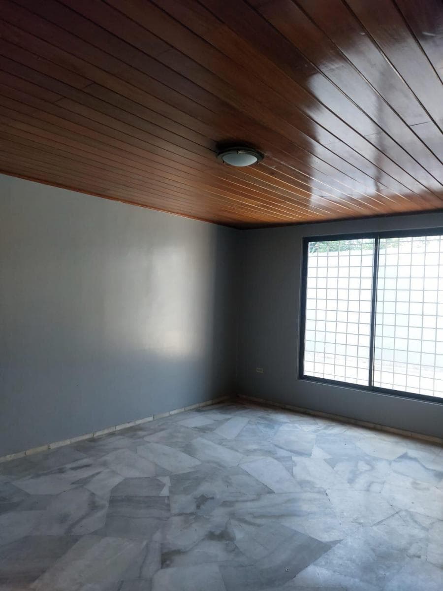 Se Alquila Se Vende Propiedad en Kennedy Norte, Comercial. Guayas — imagen 7