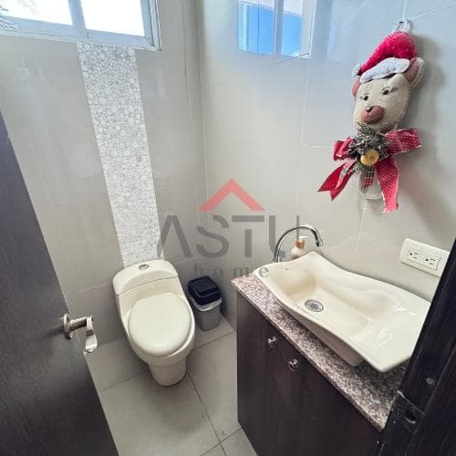 Se Vende Propiedad en Urb San Eduardo II - Av Rodriguez Bonin, Guayas — imagen 7