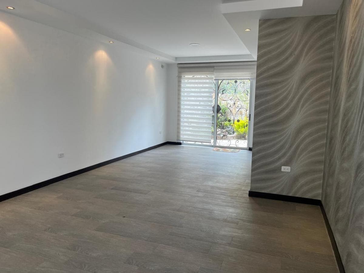 Venta Casa 3 Dorm., en Conjunto en Cumbaya - San Juan — imagen 9