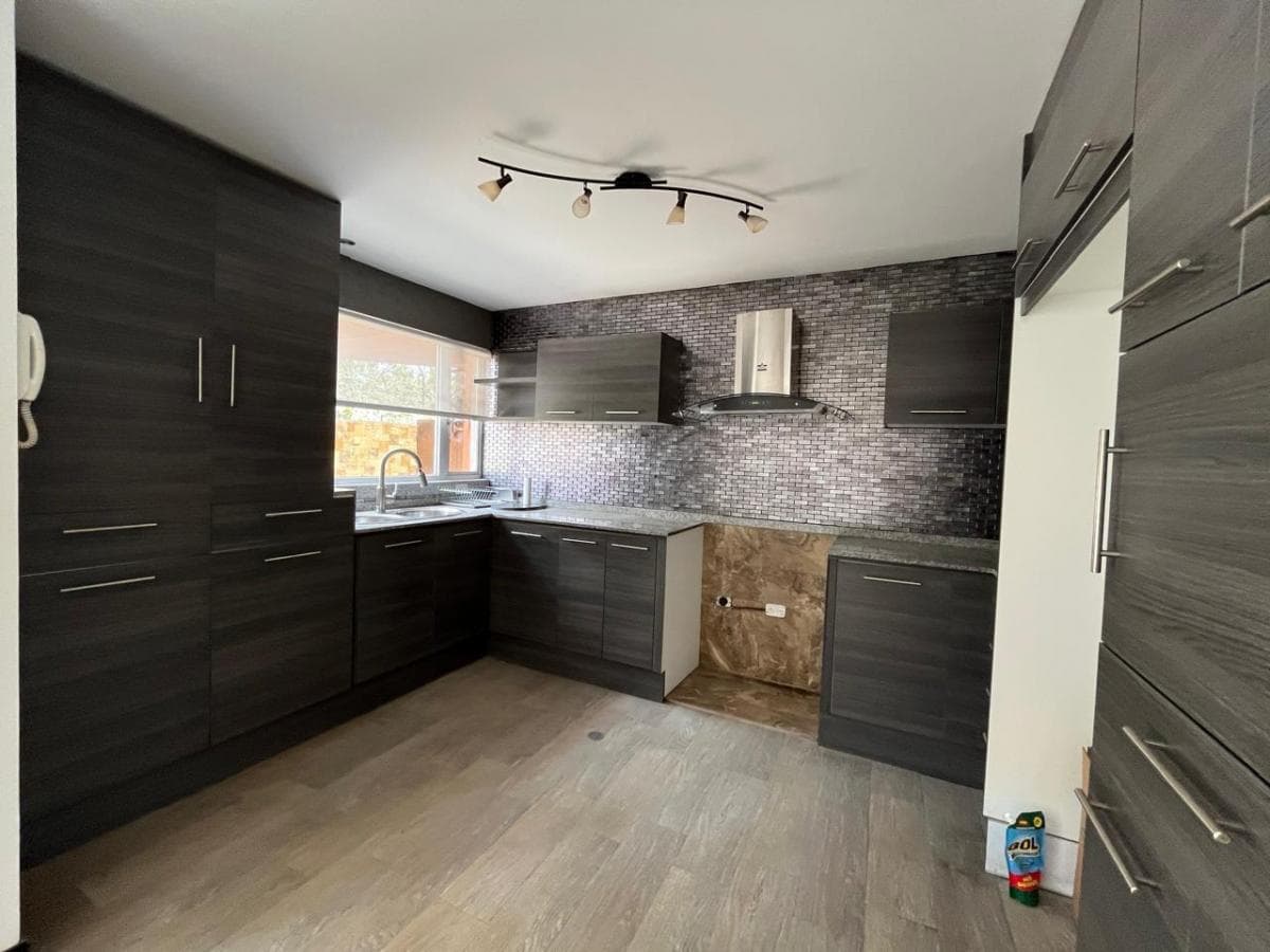 Venta Casa 3 Dorm., en Conjunto en Cumbaya - San Juan — imagen 8