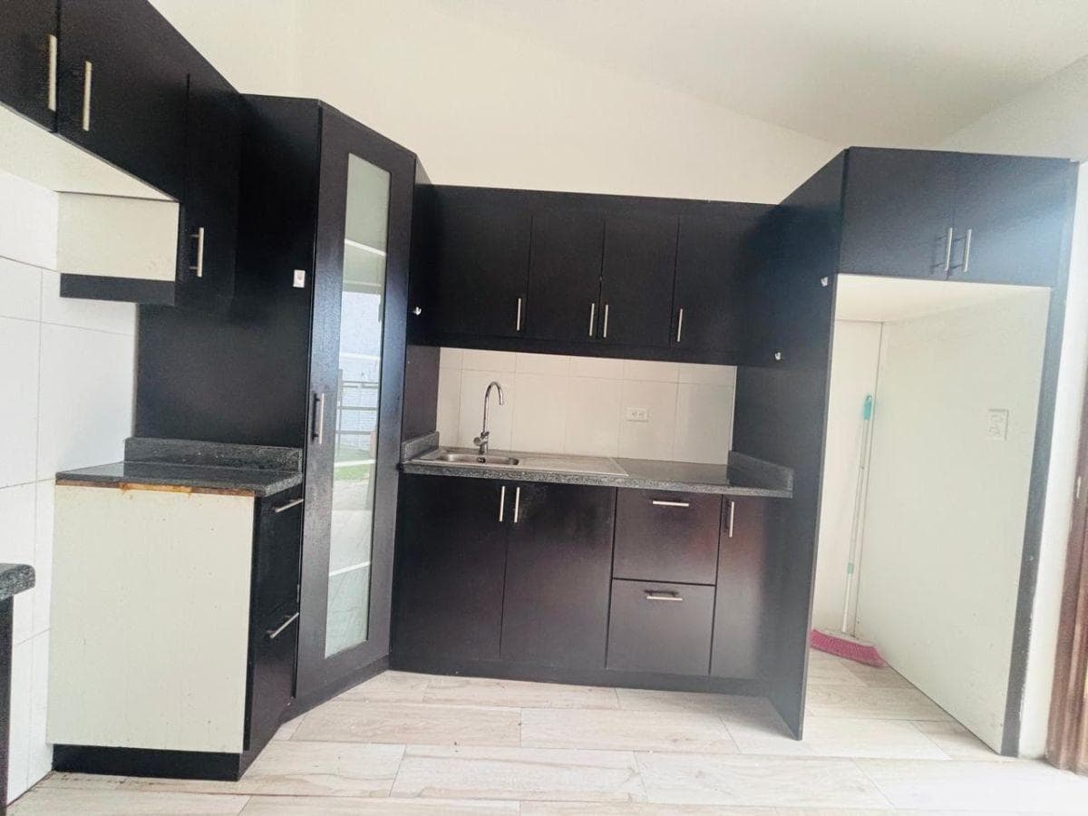 Vendo Casa de Oportunidad Sector Las Pencas Dentro de Ciudadela $137.000, Azuay — imagen 8