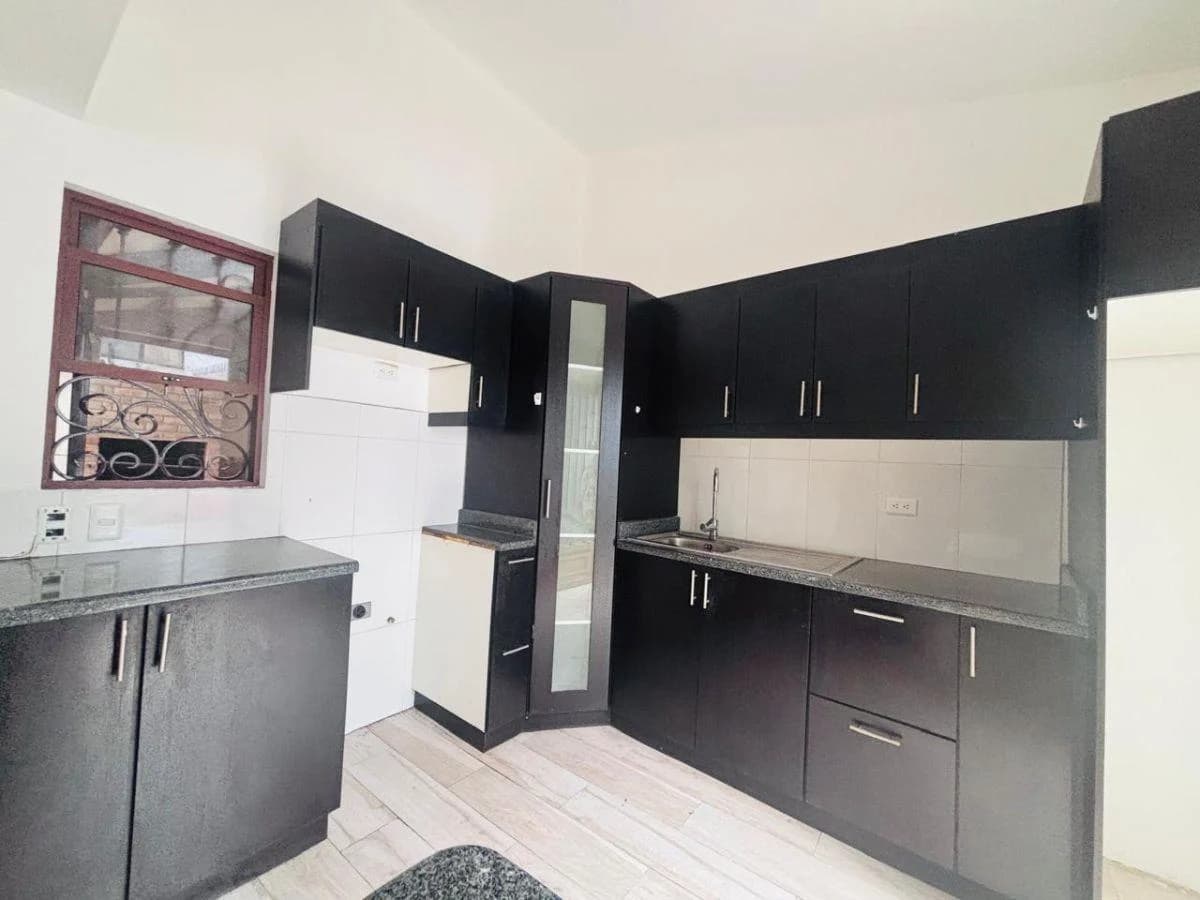 Vendo Casa de Oportunidad Sector Las Pencas Dentro de Ciudadela $137.000, Azuay — imagen 7