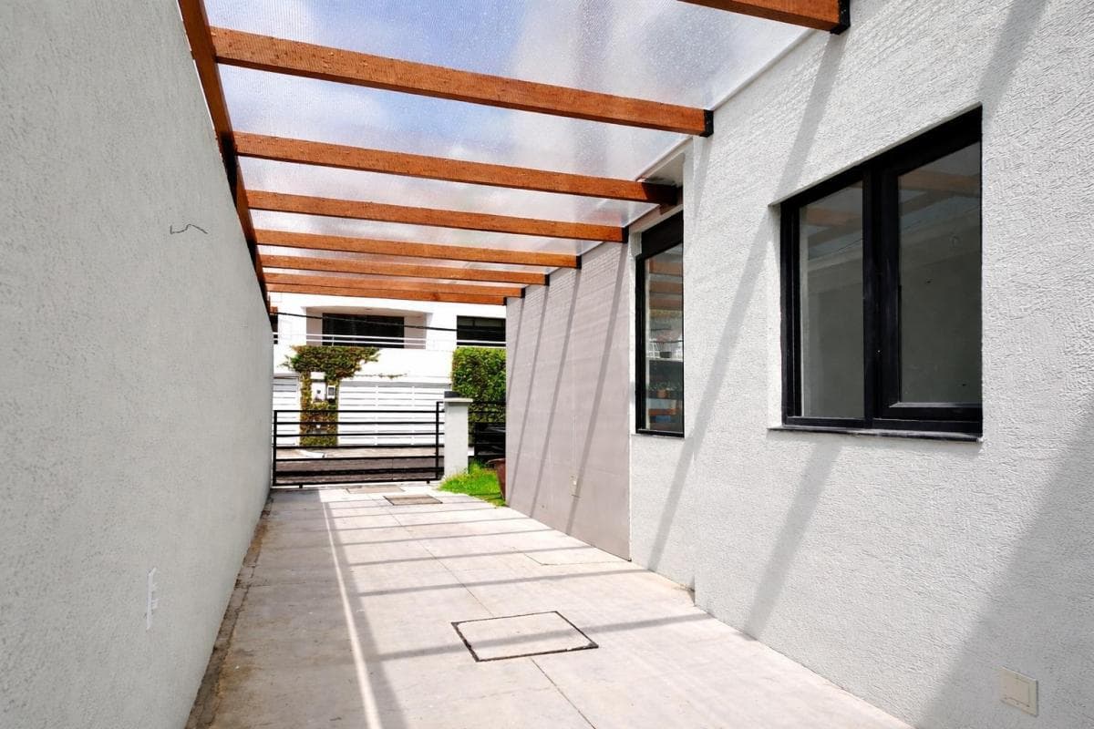 Casa Moderna en Venta Miravalle430 m², 4 Dorm., Ascensor, Vista — imagen 2