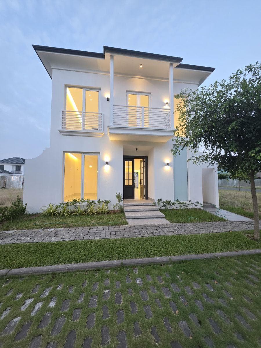 En Venta Hermosa Casa de Estreno en Aires Norte, Guayas — imagen 1