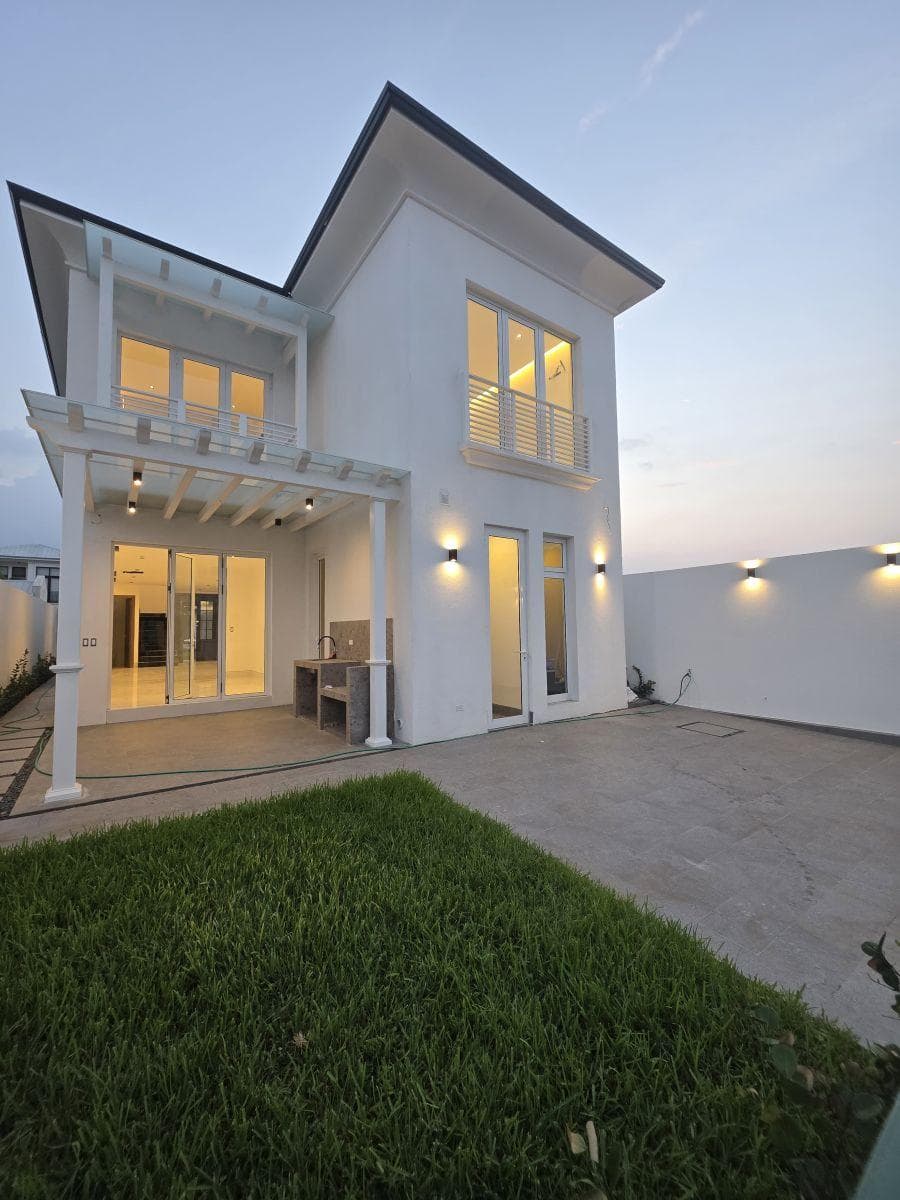 En Venta Hermosa Casa de Estreno en Aires Norte, Guayas — imagen 10