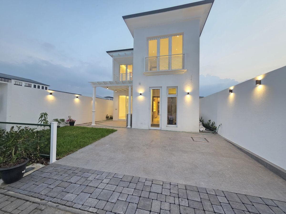 En Venta Hermosa Casa de Estreno en Aires Norte, Guayas — imagen 9
