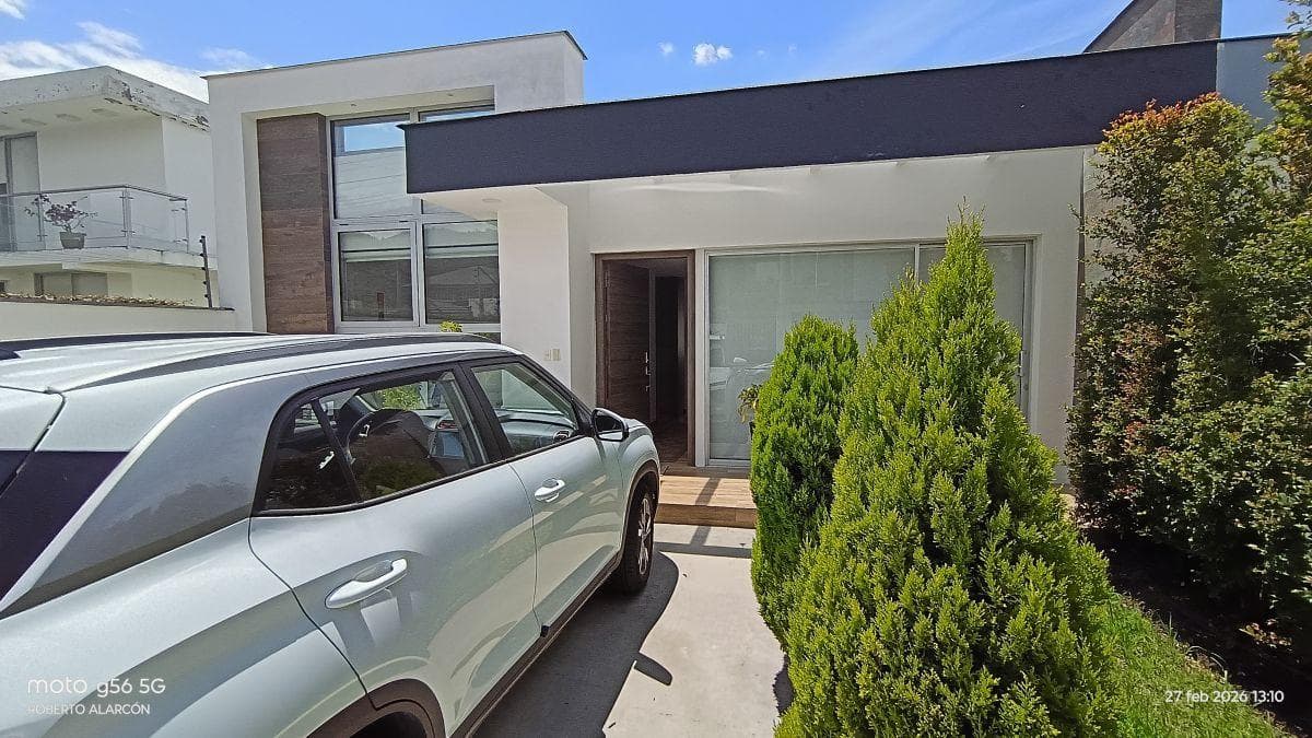 Casa de Venta en Cumbaya 2 Dorm. — imagen 9