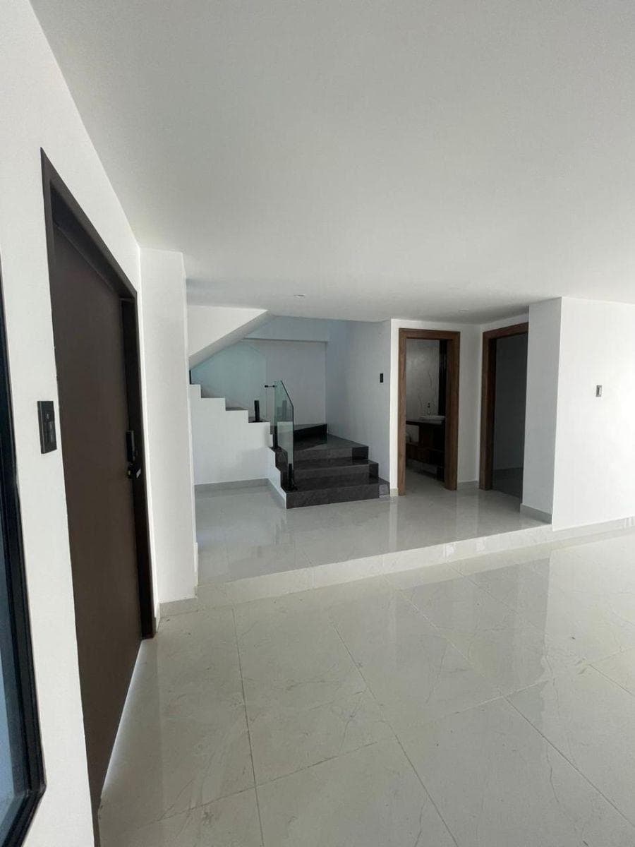 Vendo Casa de Estreno en Urb. El Condado Vicollinci, Guayas — imagen 7