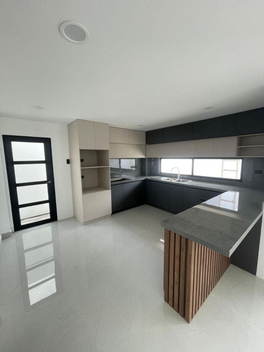 Vendo Casa de Estreno en Urb. El Condado Vicollinci, Guayas — imagen 4