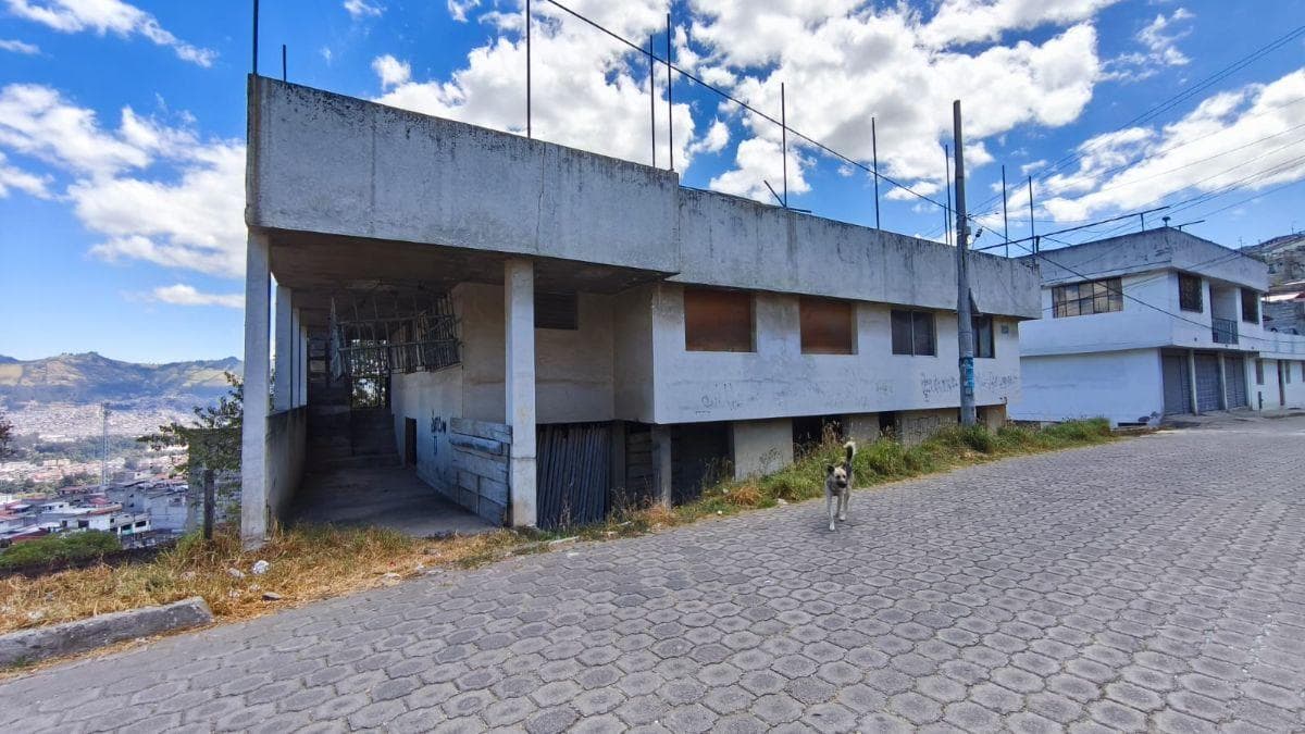 Edificio en Obra Gris con 915,60 m² de Construcción — imagen 9