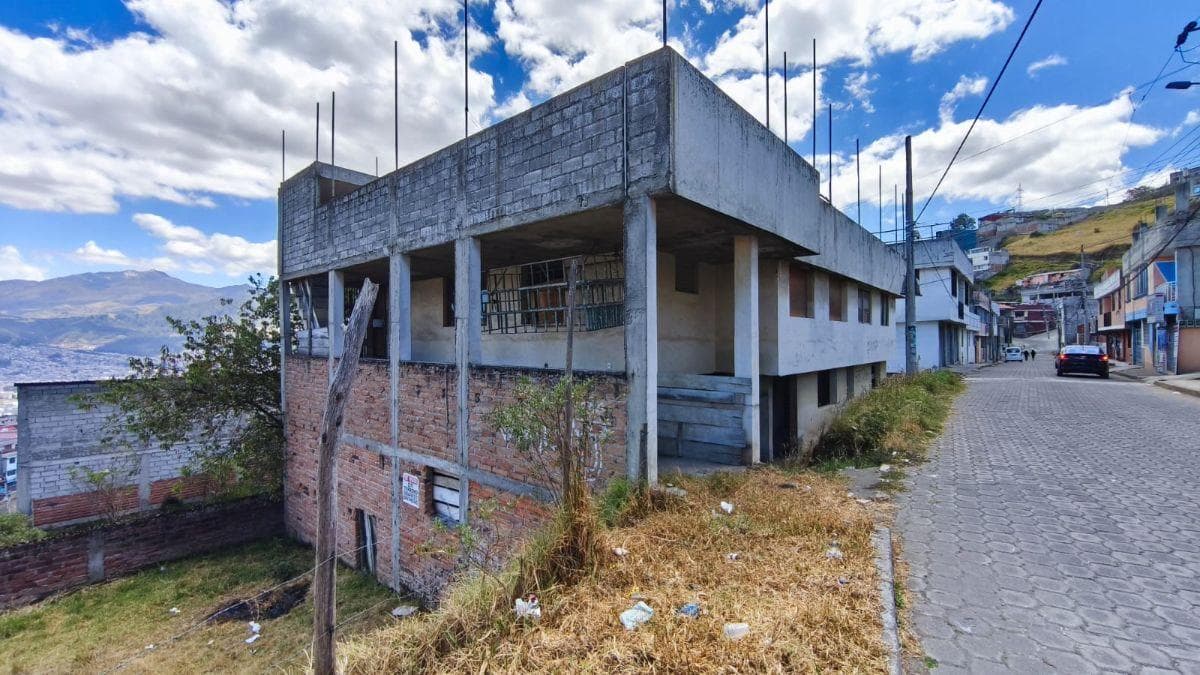 Edificio en Obra Gris con 915,60 m² de Construcción — imagen 8