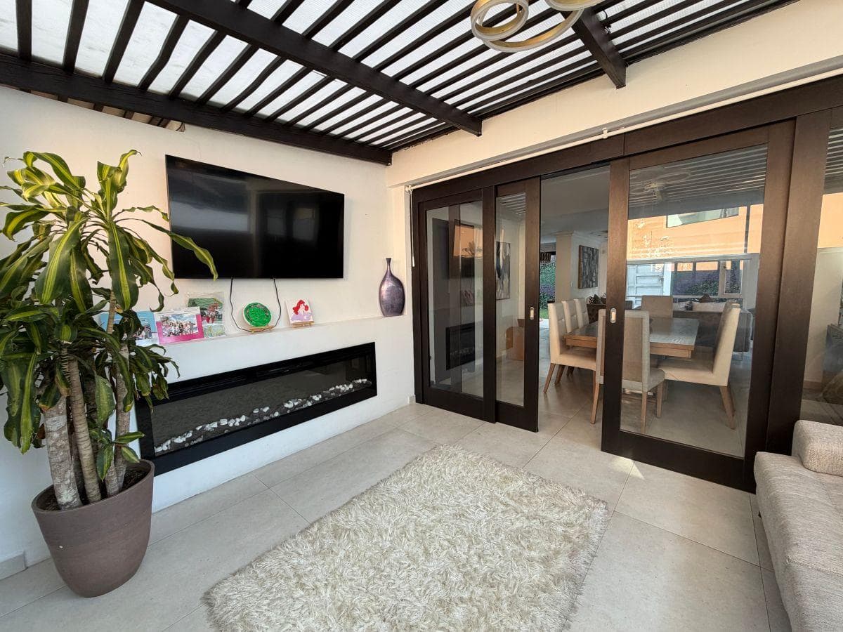 Casa de Venta 4 Dorm. Urbanización El Condado — imagen 9
