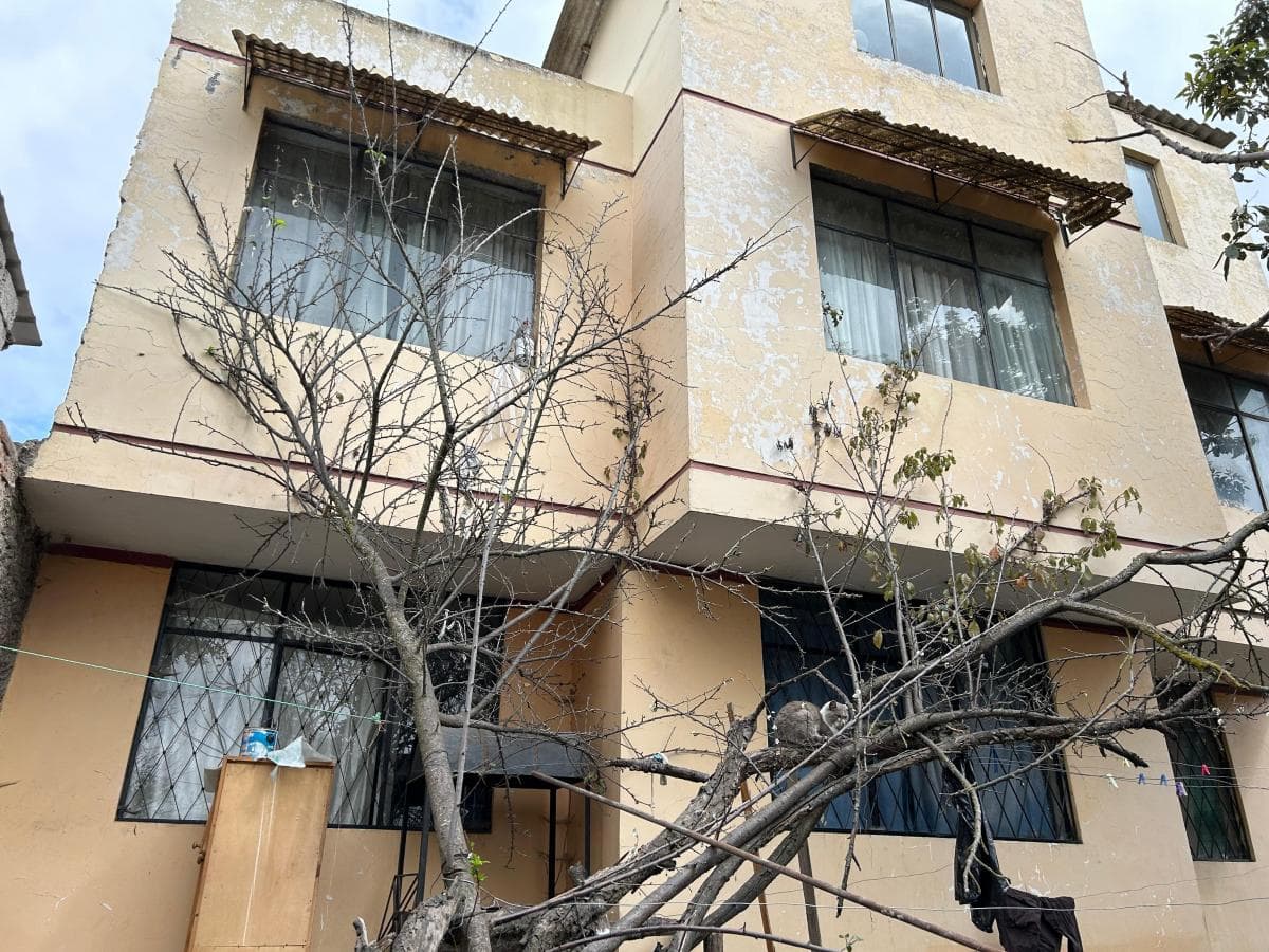 Venta Casa Rentera con Amplio Terreno Sector Mercado Oriental, Chimborazo — imagen 10