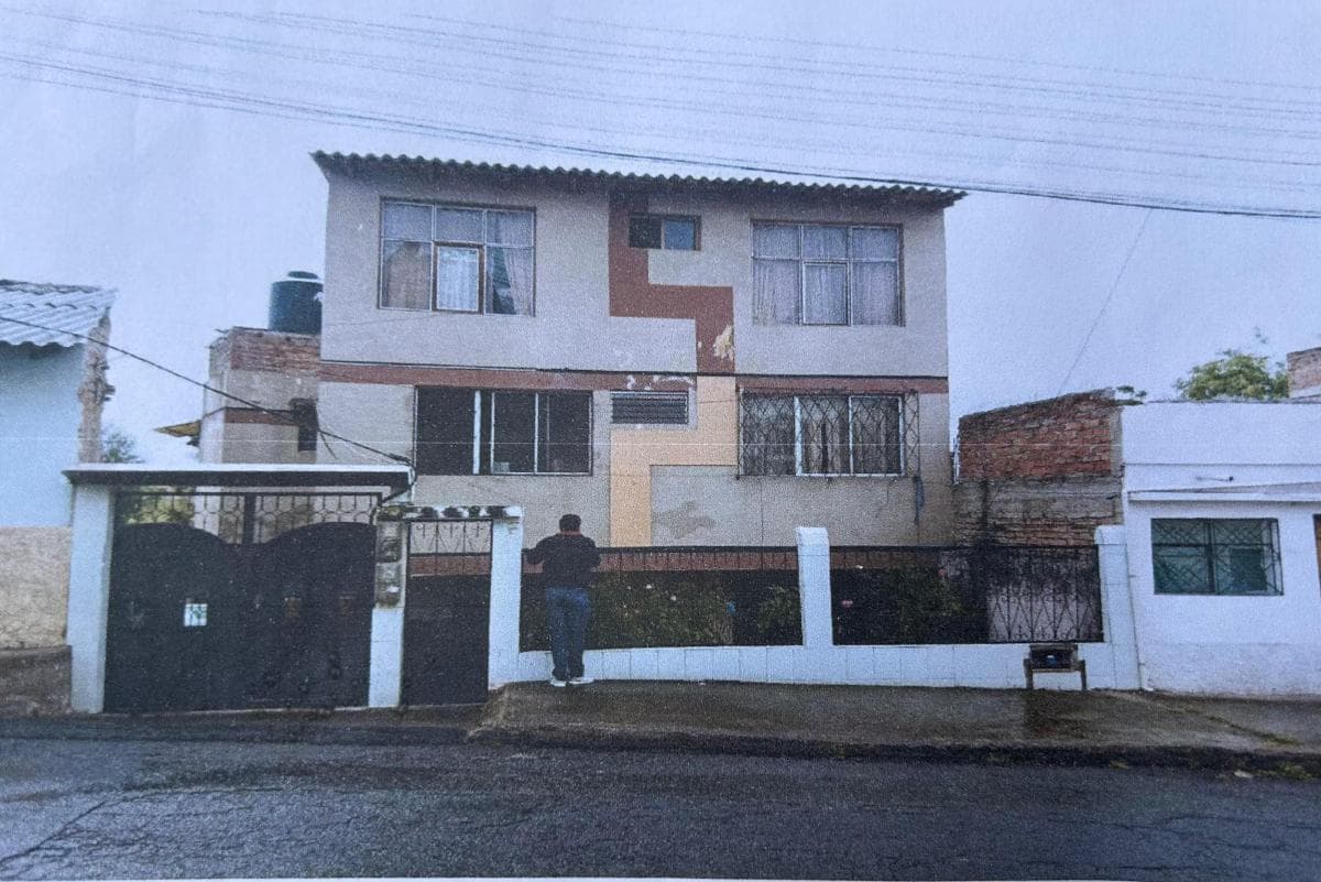 Venta Casa Rentera con Amplio Terreno Sector Mercado Oriental, Chimborazo — imagen 9