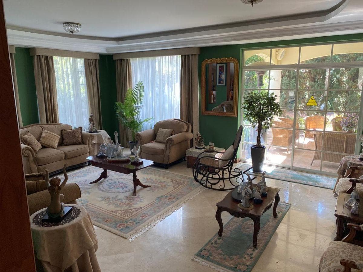 Casa en Conjunto Cerrado con Buenos Espacios — imagen 8