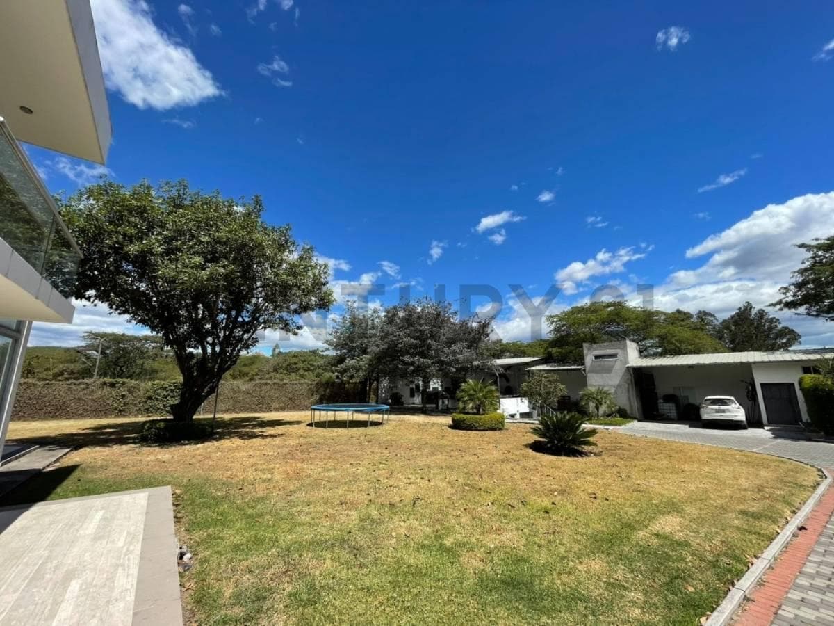En Venta Casa con Terreno. Sector Nayón — imagen 5