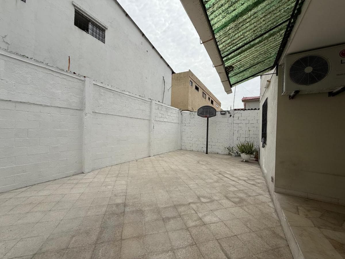 Casa en Venta de 4 Habitaciones Parcialmente Remodelada en Bellavista, Guayas — imagen 5