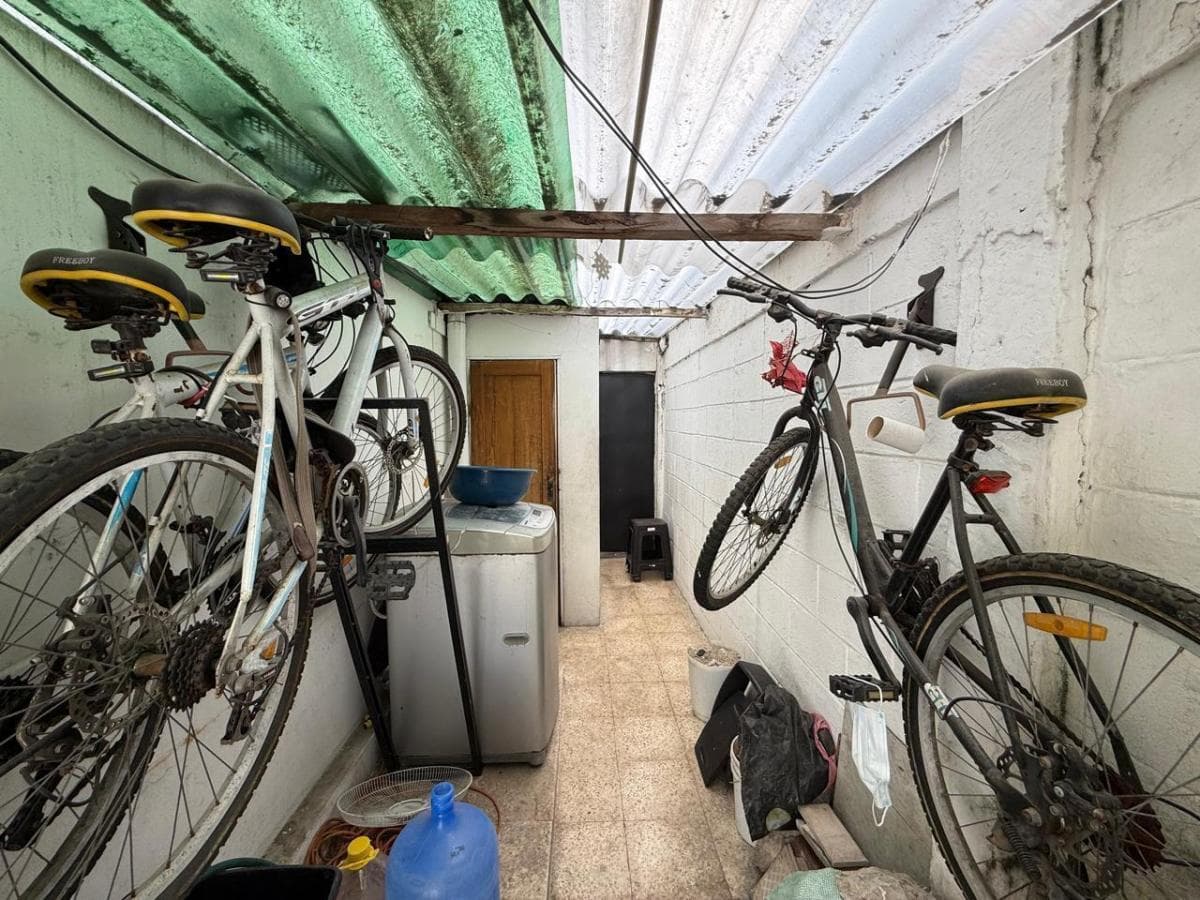 Casa en Venta de 4 Habitaciones Parcialmente Remodelada en Bellavista, Guayas — imagen 4