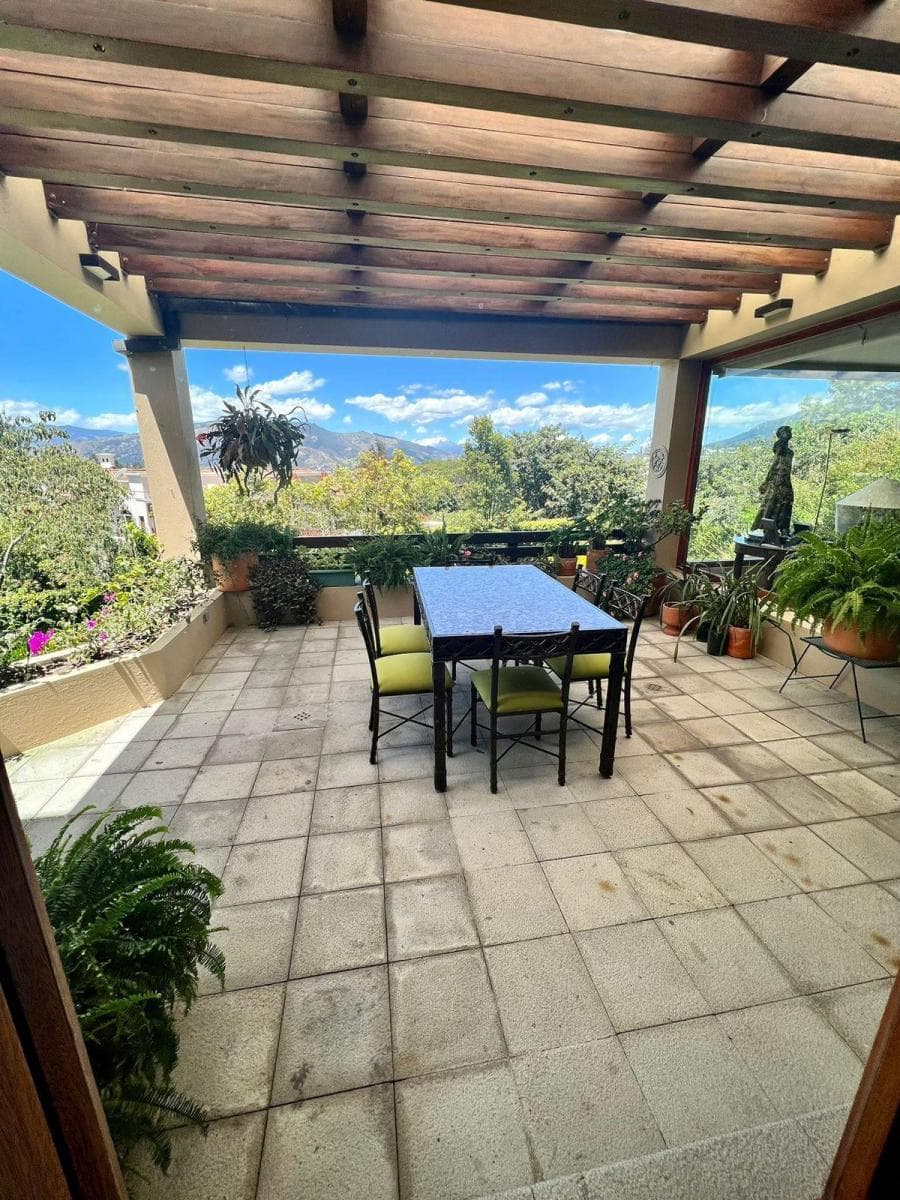 Casa de Lujo en Rancho San Francisco – 712 m² y Jardines | Innova Real — imagen 4
