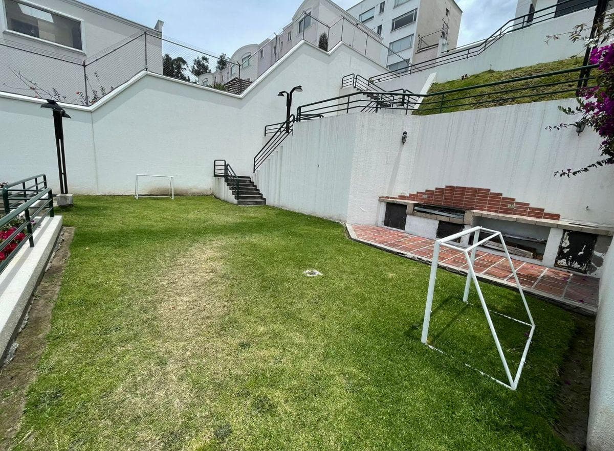 Departamento $169.900 de 3 Dorm, 2 Parq, Vista Panorámica, Sector El Bosque con Vista — imagen 2