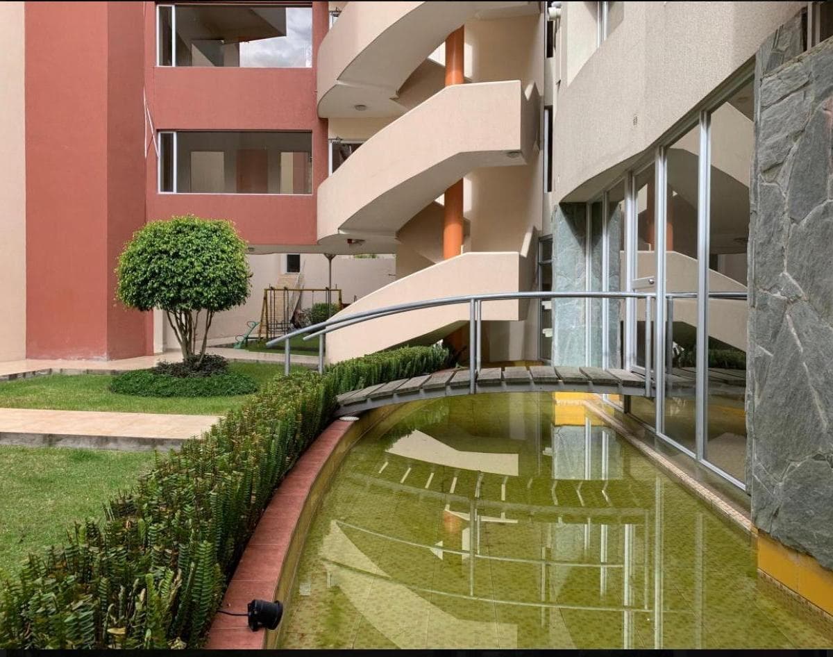 Vendo Departamento Lomas de Monteserrin — imagen 1