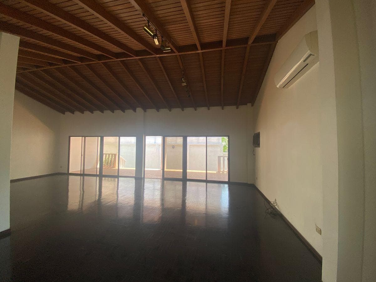 Espectacular Casa Esquinera de Lujo en Venta - Urbanización Olivos 3 | 824 m² de Terreno, Guayas — imagen 8