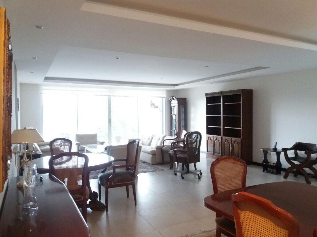 Vendo - Amplio Departamento de 2 Dorm. - Cumbaya — imagen 10