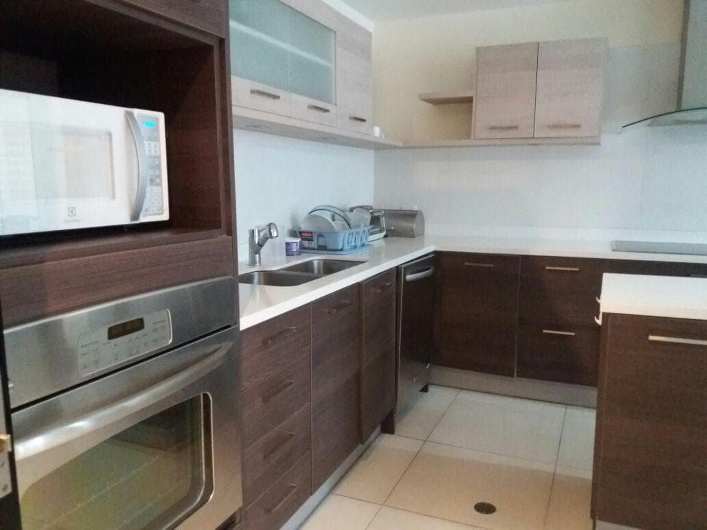 Vendo - Amplio Departamento de 2 Dorm. - Cumbaya — imagen 7