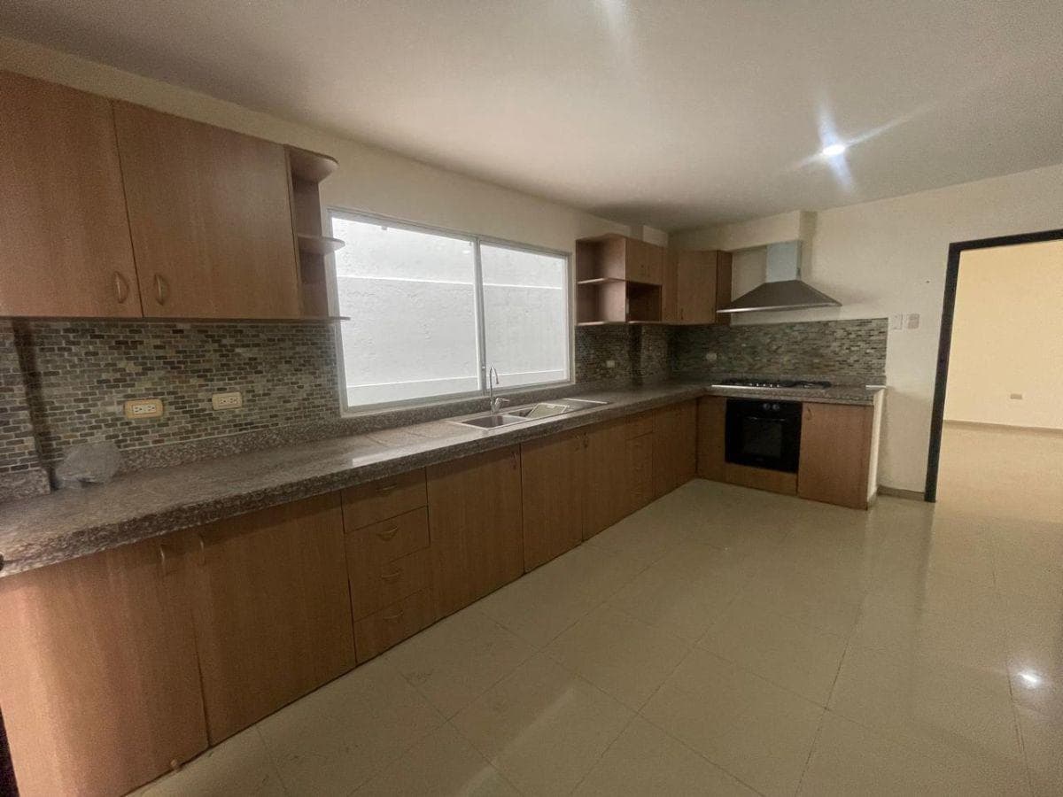 Cumbres Altas Vendo Casa - Diseño Moderno - Vista y Privacidad en un Solo Lugar, Guayas — imagen 7