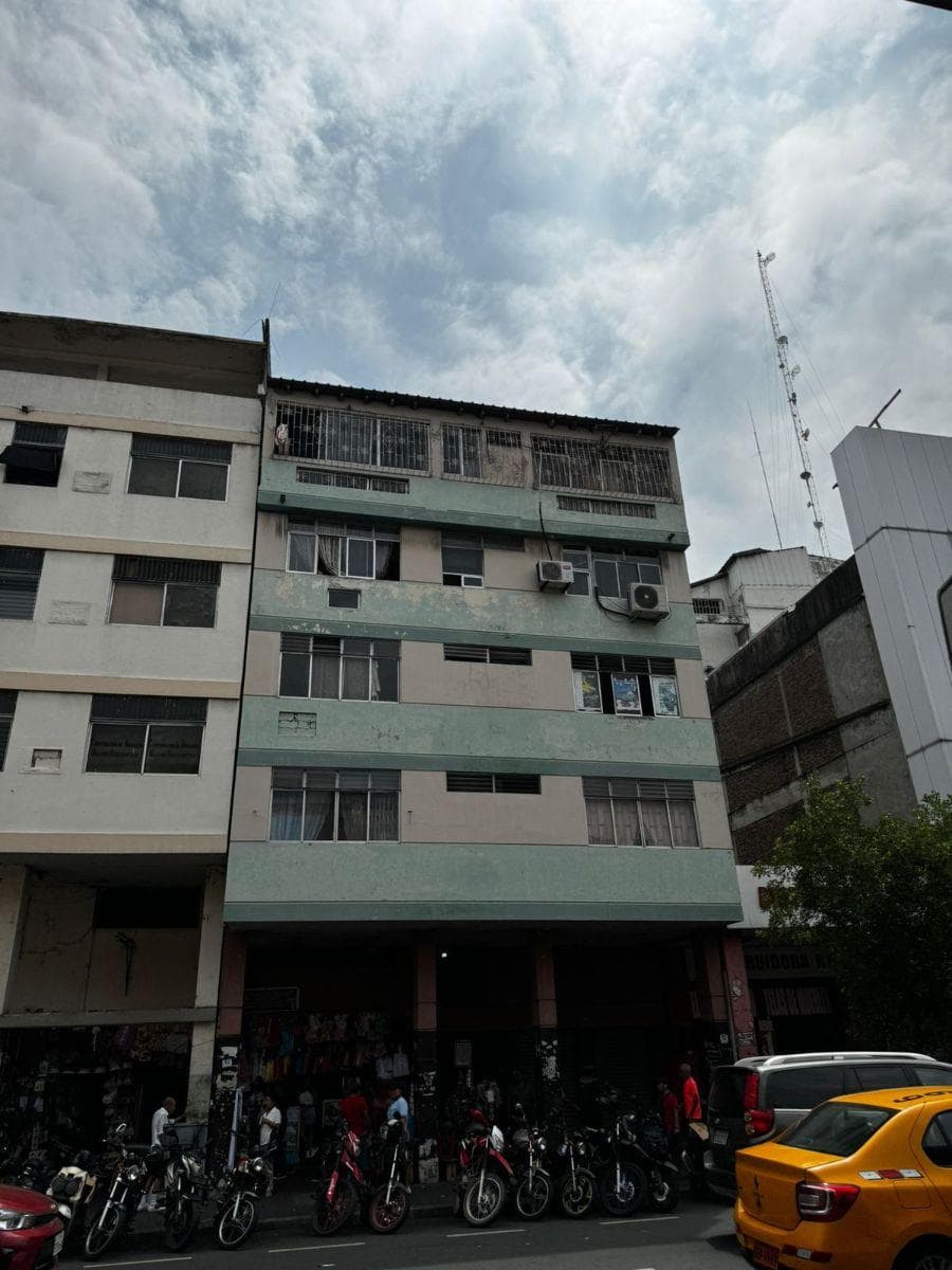 Vendo Propiedad Comercial y Residencial, Lorenzo de Garaycoa, Mercado Central, Guayas — imagen 4