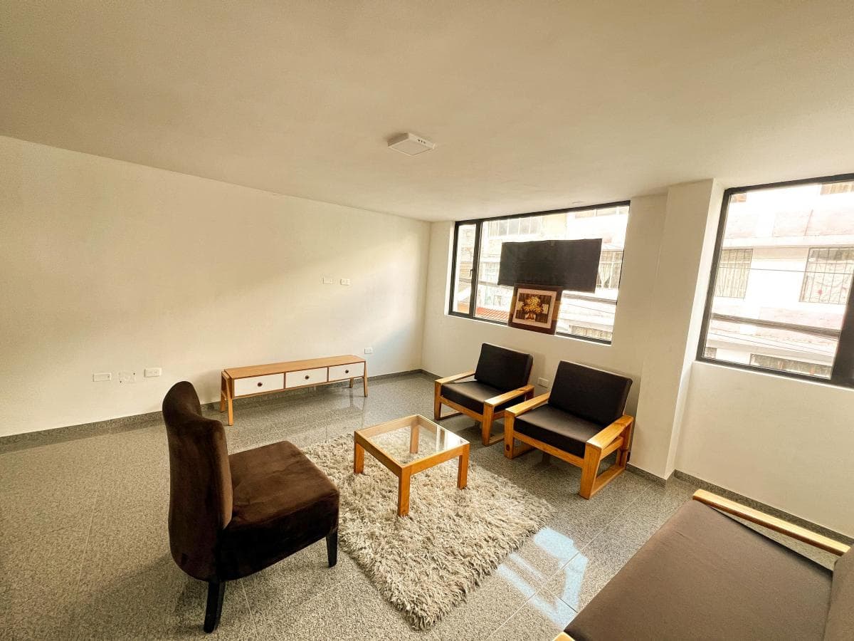 Vendo Lindo y Amplio Departamento Al Sur de Quito — imagen 2