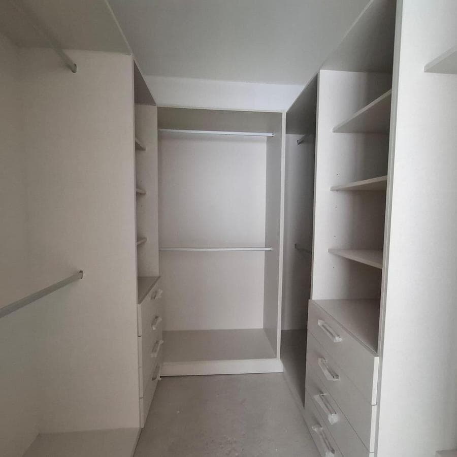 Departamento de Venta, Tres Habitaciones, Tres Baños, Terraza, Amendidades en Cumbaya — imagen 3