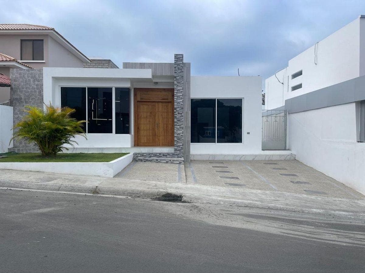 Casa de Venta en Manta Zona Sur, Manabí — imagen 1