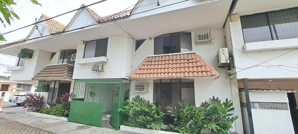 Casa en Venta Ubicada en Urdesa Central Guayaquil Norte, Guayas — imagen 1