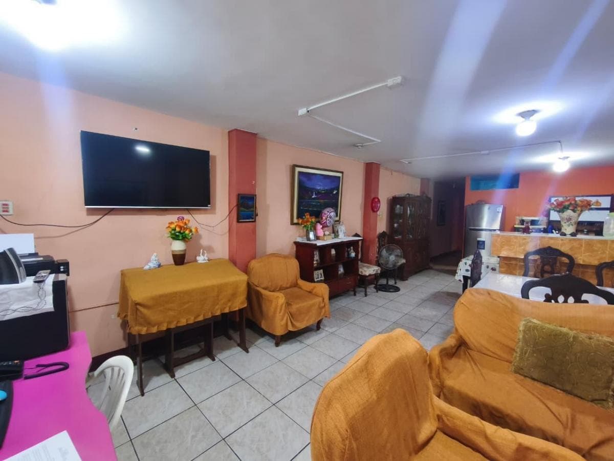 Casa Rentera en El Suburbio. Calle 24 y La E. Entrando por La 25. Guayas — imagen 10